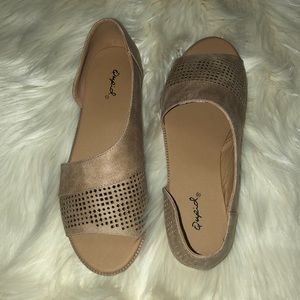 Asymmetrical Peep-Toe Sandals!